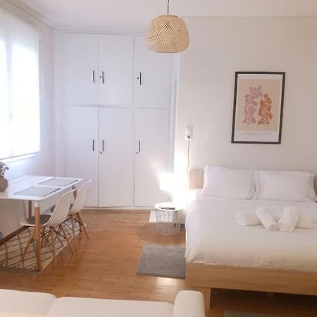 Beautiful Downtown Studio! Ioannina Bagian luar foto