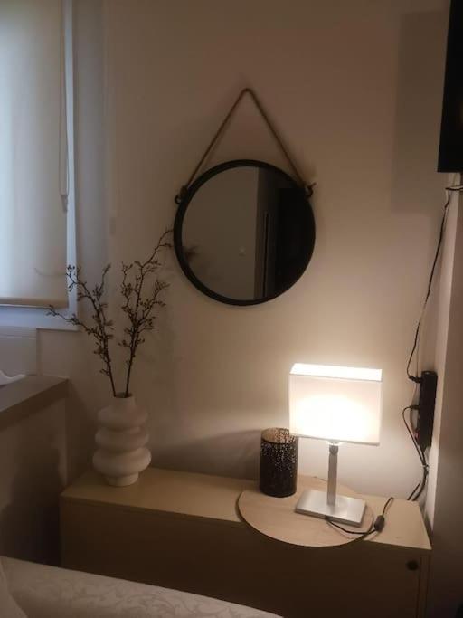 Beautiful Downtown Studio! Ioannina Bagian luar foto